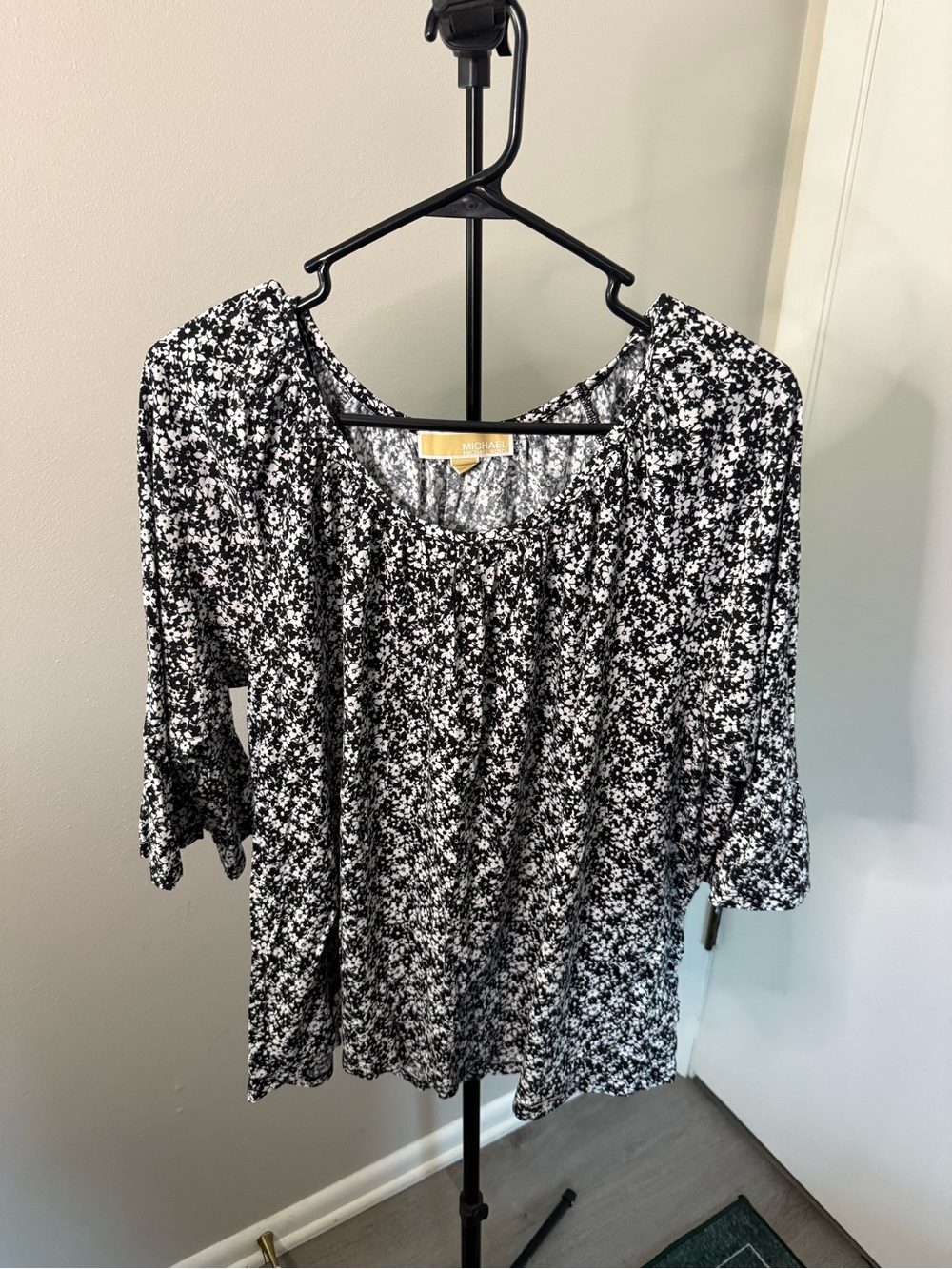 Michael Kors 3/4 Bell Sleeve Top - 1X